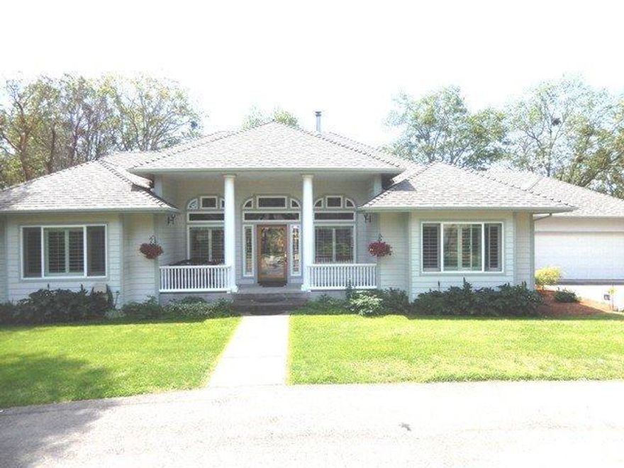 Impressive home in an impressive subdivision. Just 2 miles from Grants Pass in the Valley Rogue Highland Estates. Home was built by Dave Adams in 1998. Impressive entry with a spacious floor plan, vaulted ceilings through out, great views from every window. Spacious 20 x 40 foot Shop and non-conforming one bedroom guest house of 950 sq ft. Entertain in the backyard with large Gazebo that overlooks the valley below. In-ground sprinklers, paved circle driveway, grape arbor, greenhouse, RV parking and hookups and irrigation equipment and pump included. Enjoy all of this on 4.20 acres.