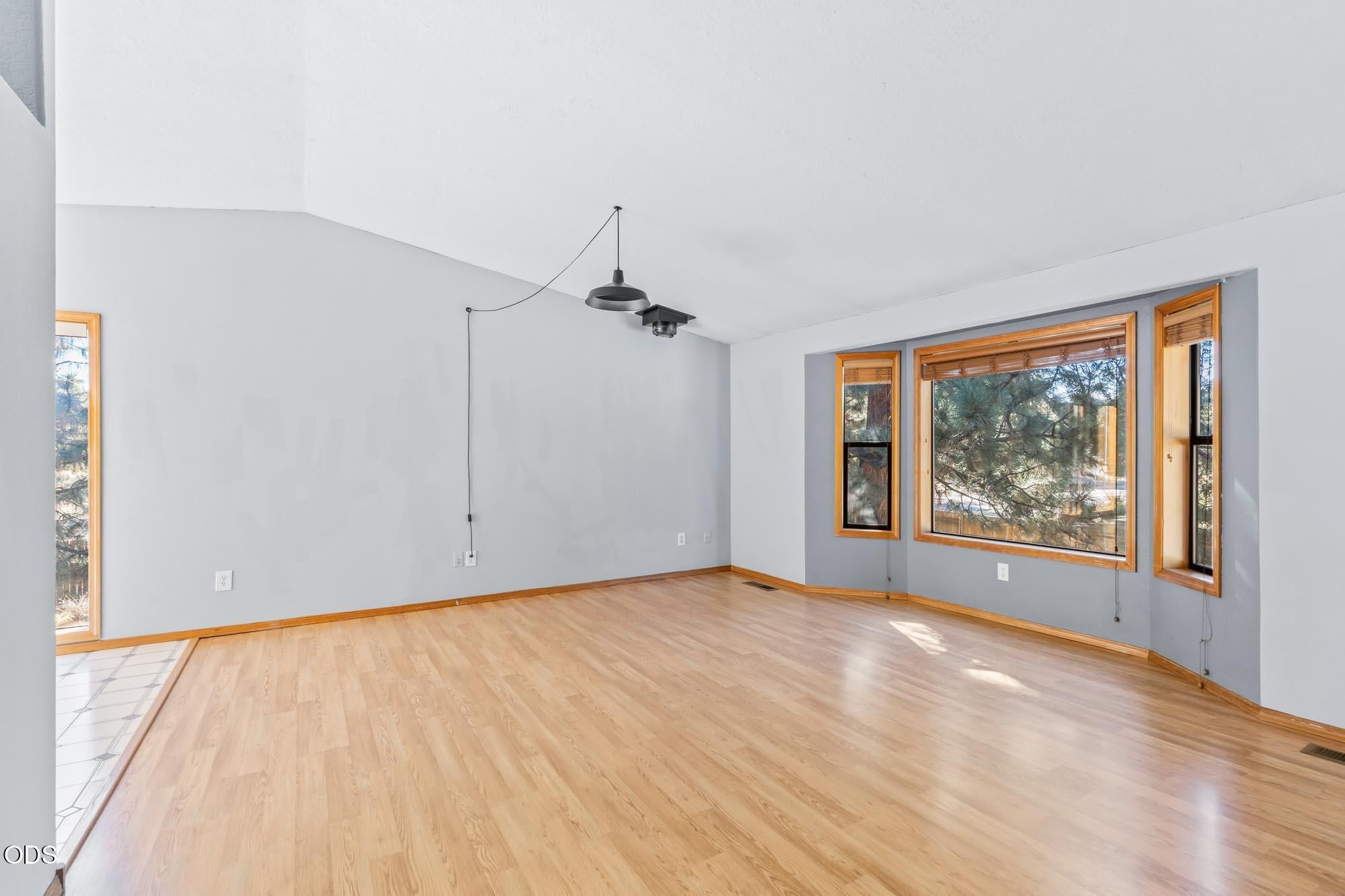 60586 Ridge Heights