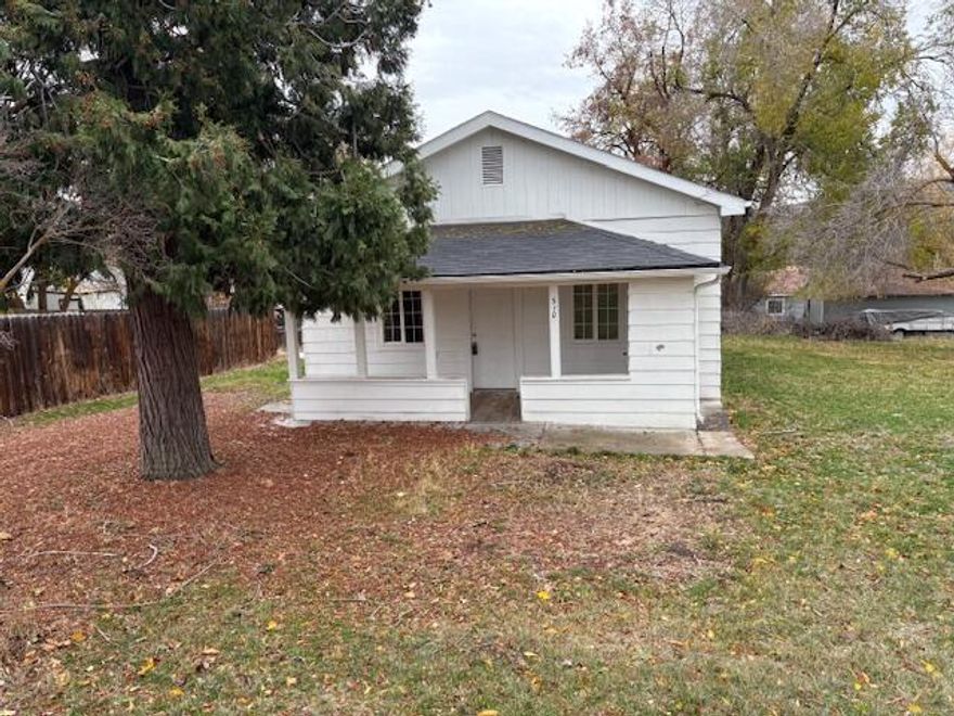 Charming 3-Bedroom Home on Double Lot!
Welcome to this well-maintained 3-bedroom, 1-bath home located in a quiet, friendly neighborhood. Sitting on two lots totaling 0.26 acres, this property offers plenty of space and potential — with room to build another home or duplex (buyer to verify). Inside, you'll find a comfortable layout featuring a newer dishwasher and an updated A/C and heating unit for year-round comfort. The convenient drive-around driveway provides easy access and ample parking. Whether you're a first-time homebuyer or an investor looking for a great opportunity, this property is a must-see!