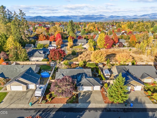 1196 MOON GLO DR, GRANTS PASS, OR 97527 - Image 30bb6fe9d4155fb3c8d7b535c595558a/2377620718