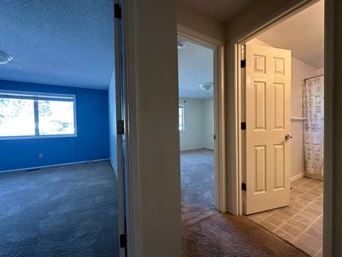 Tiny photo for 4428 El Cerrito Way, Klamath Falls, OR 97603 (MLS # 220219933)