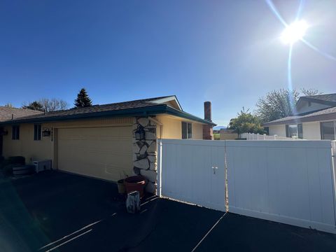 Tiny photo for 4428 El Cerrito Way, Klamath Falls, OR 97603 (MLS # 220219933)