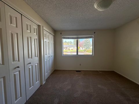 Tiny photo for 4428 El Cerrito Way, Klamath Falls, OR 97603 (MLS # 220219933)