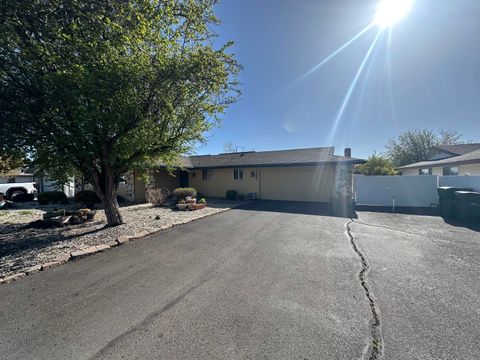 Tiny photo for 4428 El Cerrito Way, Klamath Falls, OR 97603 (MLS # 220219933)