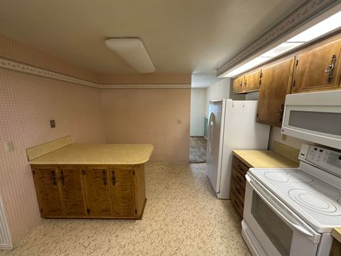 Tiny photo for 4428 El Cerrito Way, Klamath Falls, OR 97603 (MLS # 220219933)