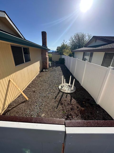 Tiny photo for 4428 El Cerrito Way, Klamath Falls, OR 97603 (MLS # 220219933)