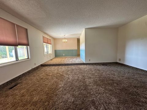 Tiny photo for 4428 El Cerrito Way, Klamath Falls, OR 97603 (MLS # 220219933)