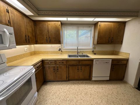 Tiny photo for 4428 El Cerrito Way, Klamath Falls, OR 97603 (MLS # 220219933)