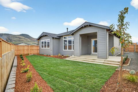 Tiny photo for 3751 Carlin Drive, Medford, OR 97504 (MLS # 220211699)