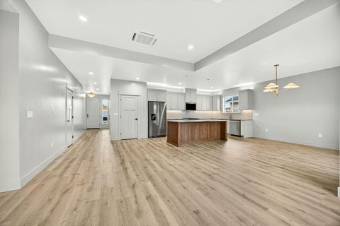 Tiny photo for 3751 Carlin Drive, Medford, OR 97504 (MLS # 220211699)