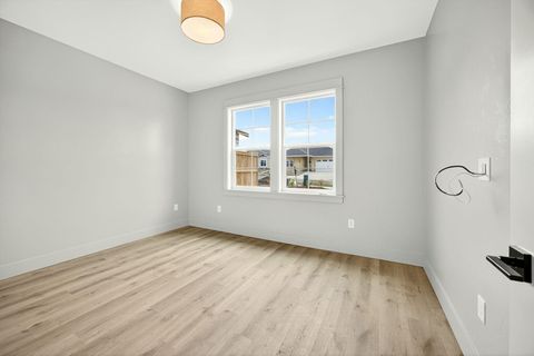 Tiny photo for 3751 Carlin Drive, Medford, OR 97504 (MLS # 220211699)