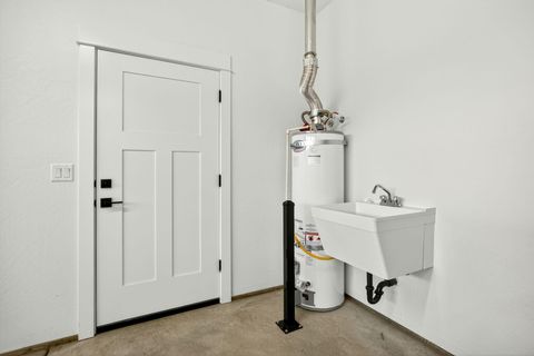 Tiny photo for 3751 Carlin Drive, Medford, OR 97504 (MLS # 220211699)