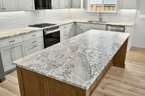 Tiny photo for 3751 Carlin Drive, Medford, OR 97504 (MLS # 220211699)