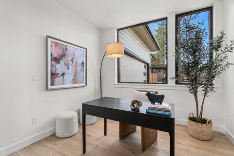 Tiny photo for 62552 NW Woodsman Loop, Bend, OR 97703 (MLS # 220212855)