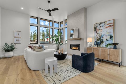 Tiny photo for 62552 NW Woodsman Loop, Bend, OR 97703 (MLS # 220212855)