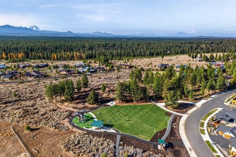 Tiny photo for 62552 NW Woodsman Loop, Bend, OR 97703 (MLS # 220212855)