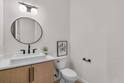 Tiny photo for 62552 NW Woodsman Loop, Bend, OR 97703 (MLS # 220212855)