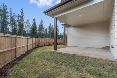 Tiny photo for 62552 NW Woodsman Loop, Bend, OR 97703 (MLS # 220212855)