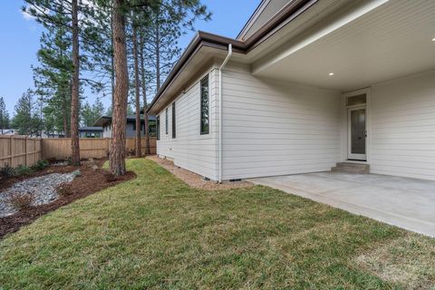 Tiny photo for 62552 NW Woodsman Loop, Bend, OR 97703 (MLS # 220212855)
