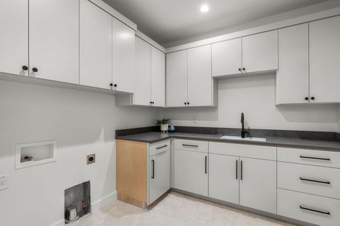 Tiny photo for 62552 NW Woodsman Loop, Bend, OR 97703 (MLS # 220212855)