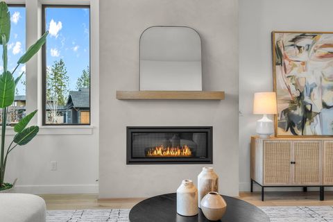 Tiny photo for 62552 NW Woodsman Loop, Bend, OR 97703 (MLS # 220212855)