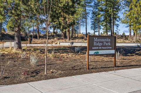 Tiny photo for 62552 NW Woodsman Loop, Bend, OR 97703 (MLS # 220212855)
