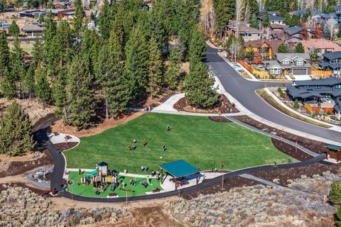 Tiny photo for 62552 NW Woodsman Loop, Bend, OR 97703 (MLS # 220212855)