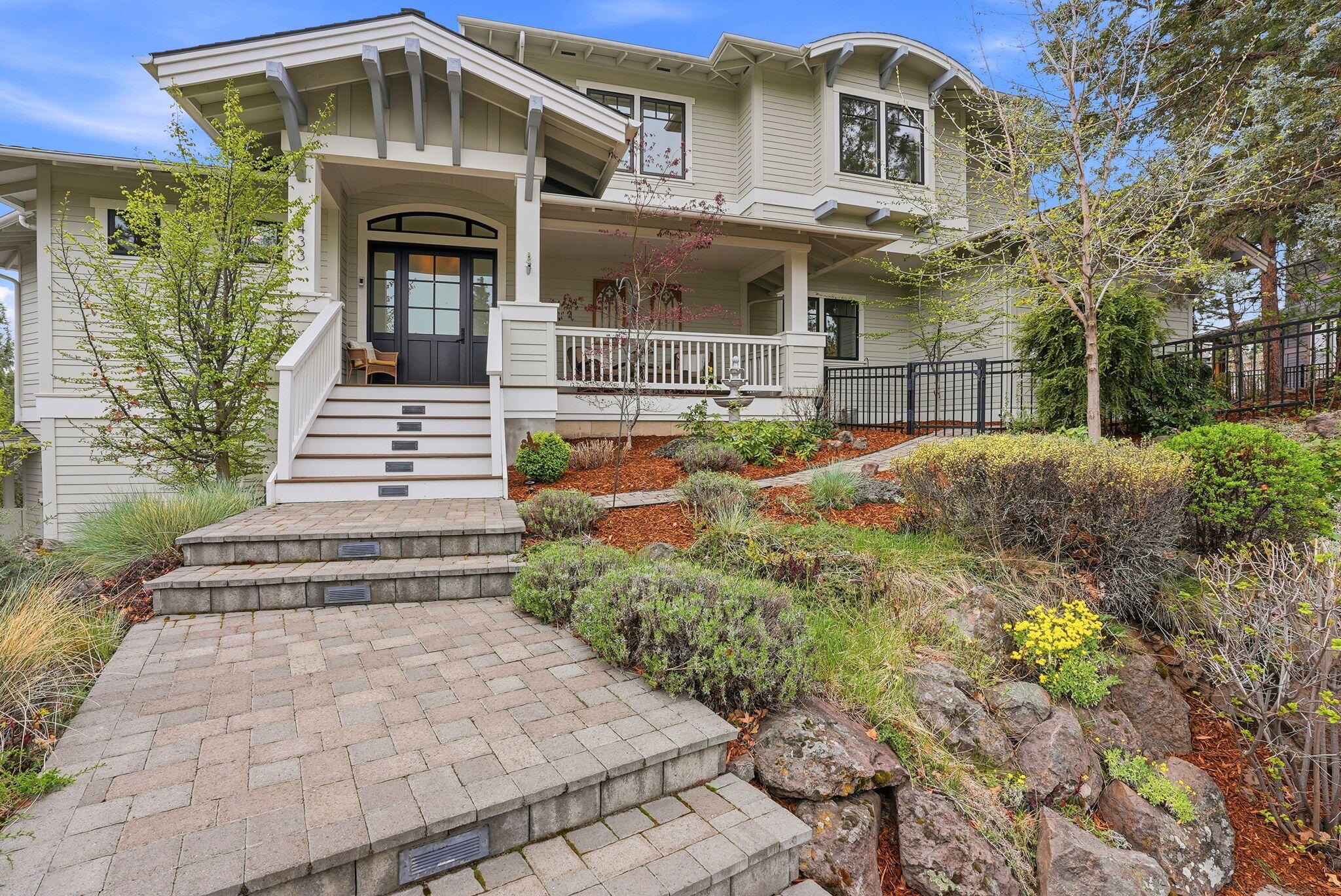 2433 NW Sacagawea Lane