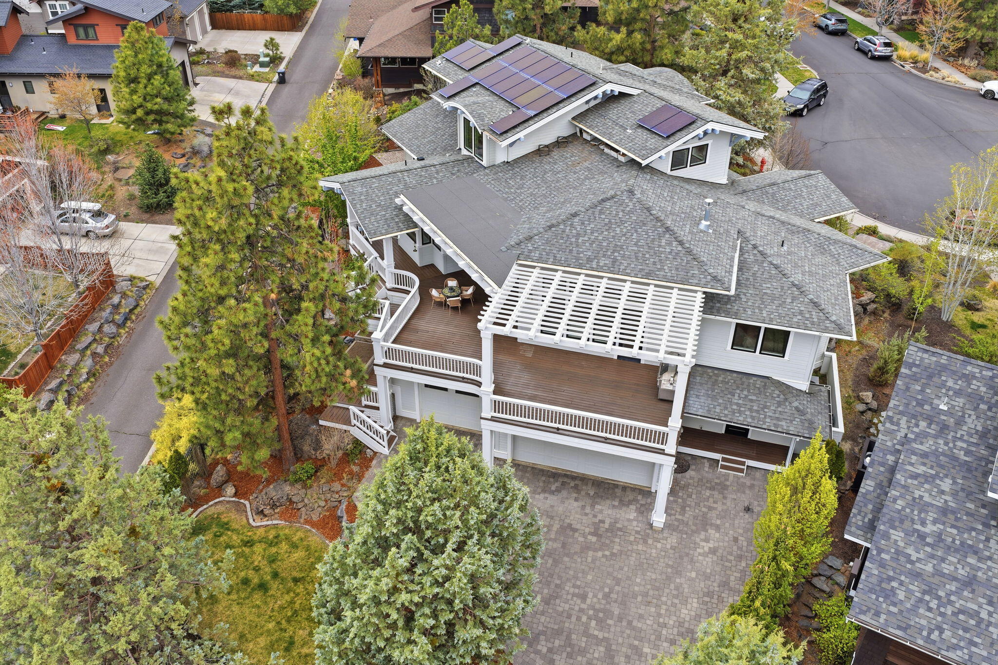 2433 NW Sacagawea Lane