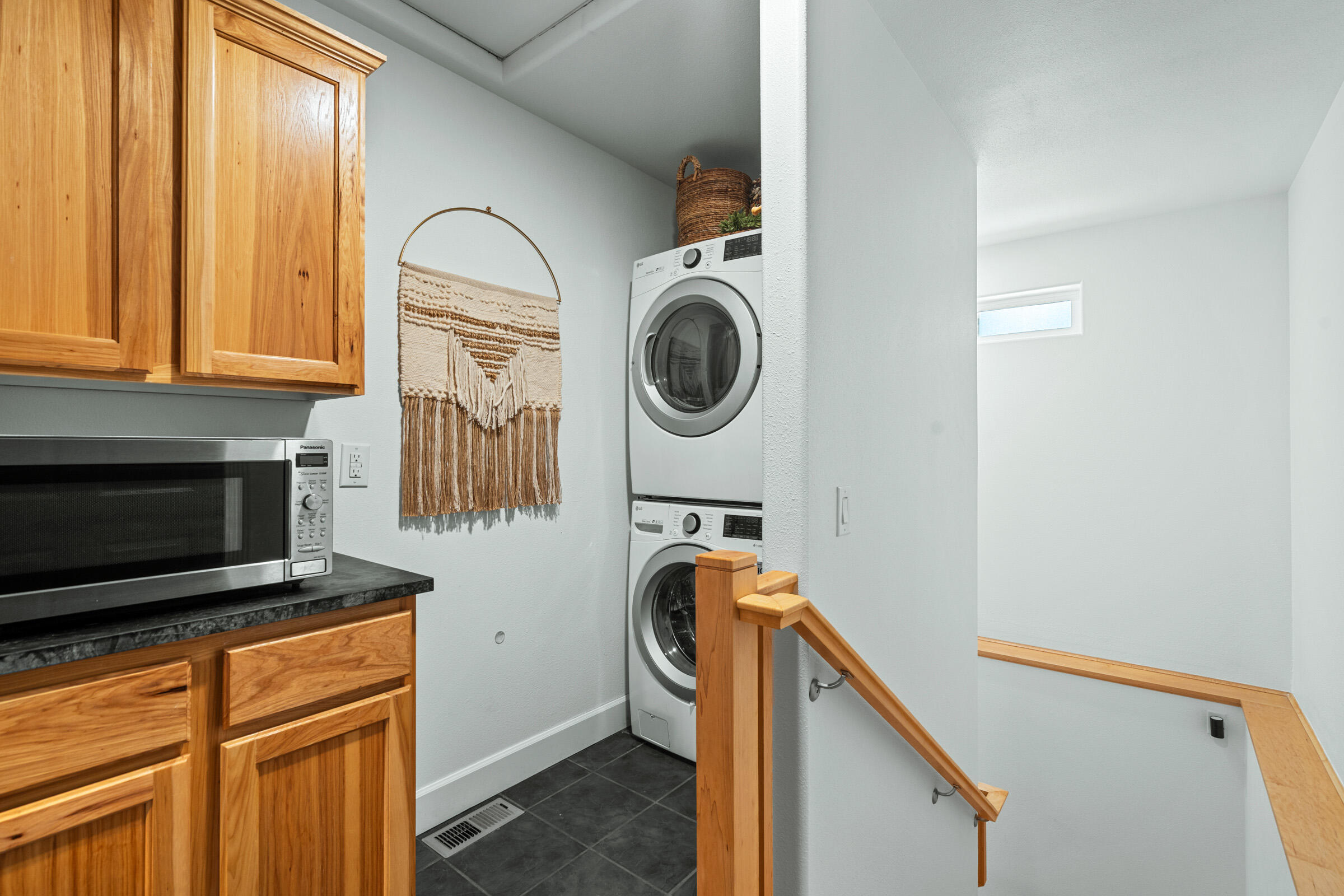 Desc Rvr Hmst Rimrk - Residential