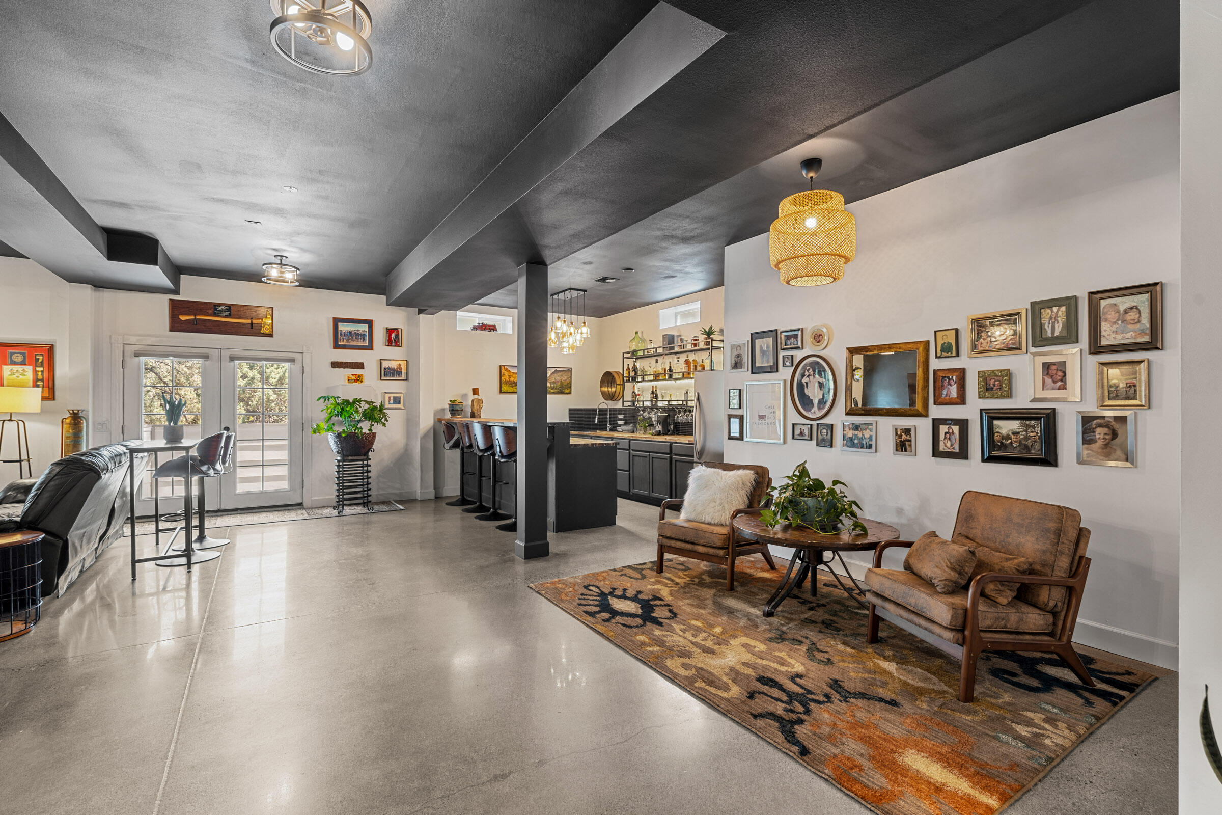 Desc Rvr Hmst Rimrk - Residential