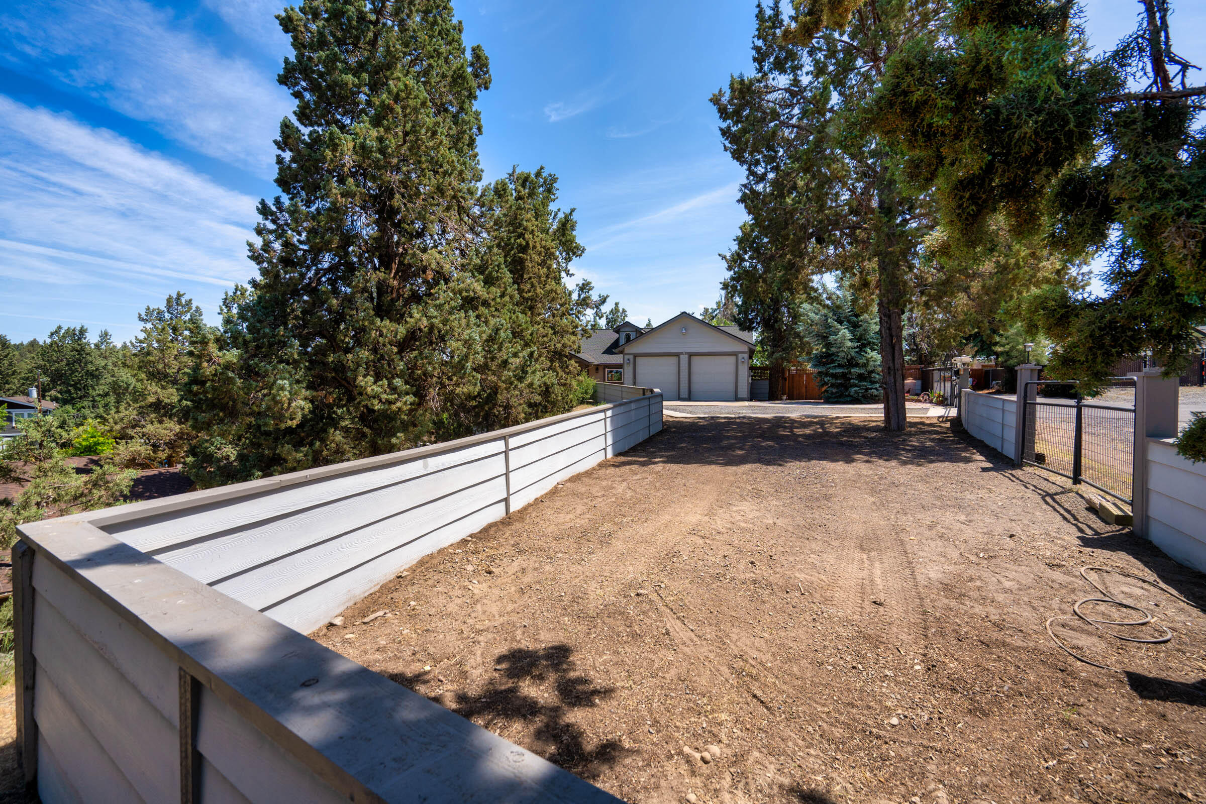 Desc Rvr Hmst Rimrk - Residential