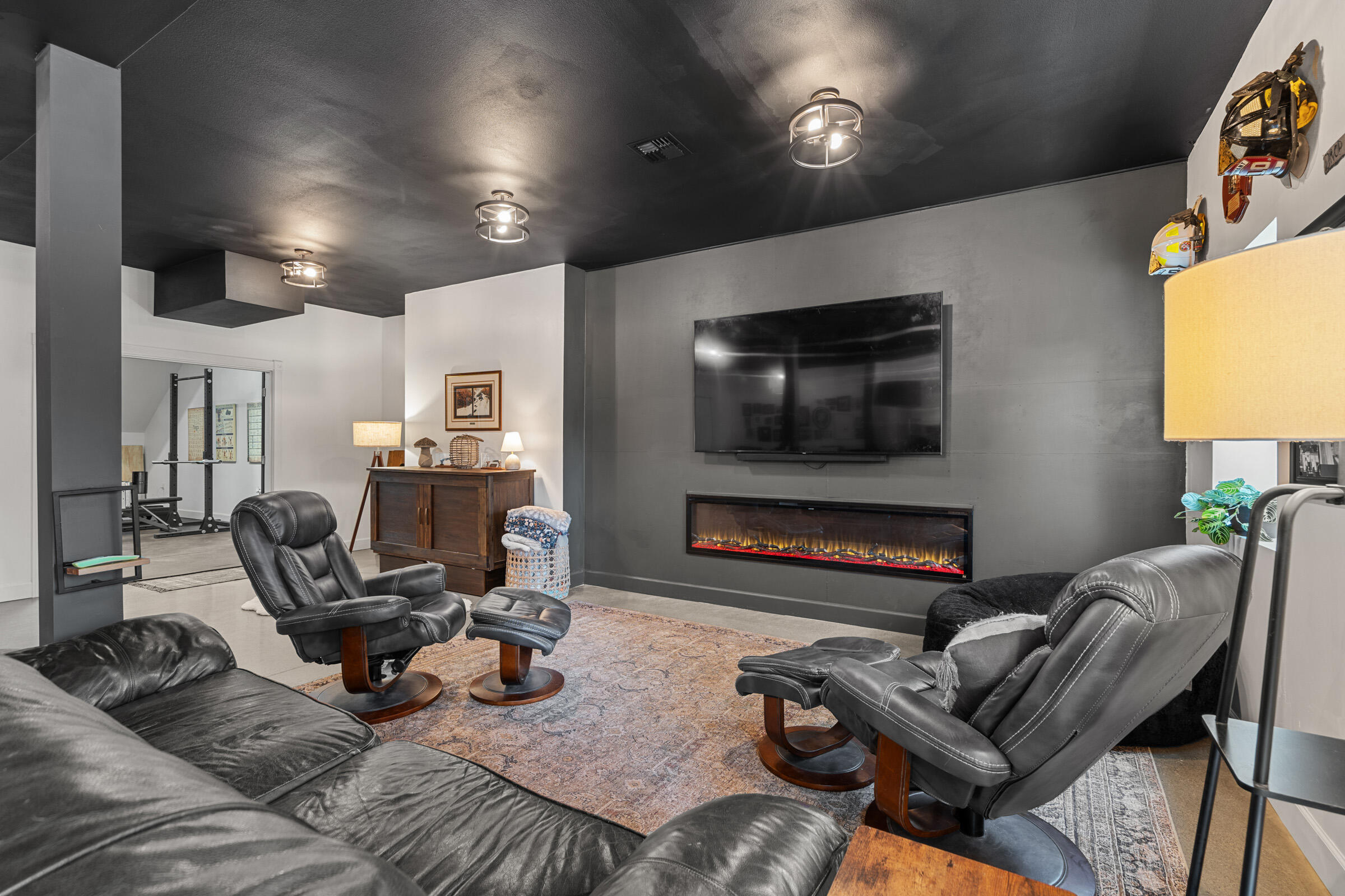 Desc Rvr Hmst Rimrk - Residential