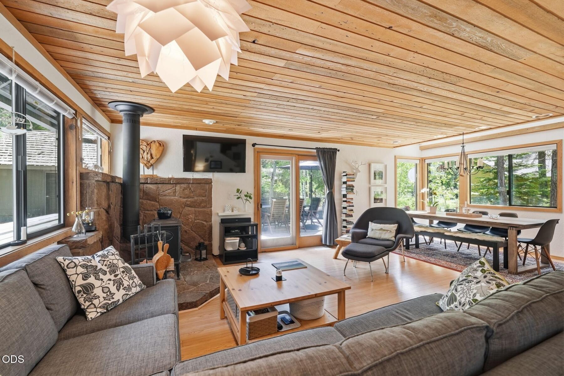 71105 Meadow Grass Circle GH18