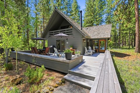 Photo of 71105 Meadow Grass Circle #GH18, Black Butte Ranch, OR 97759 (MLS # 220223334)