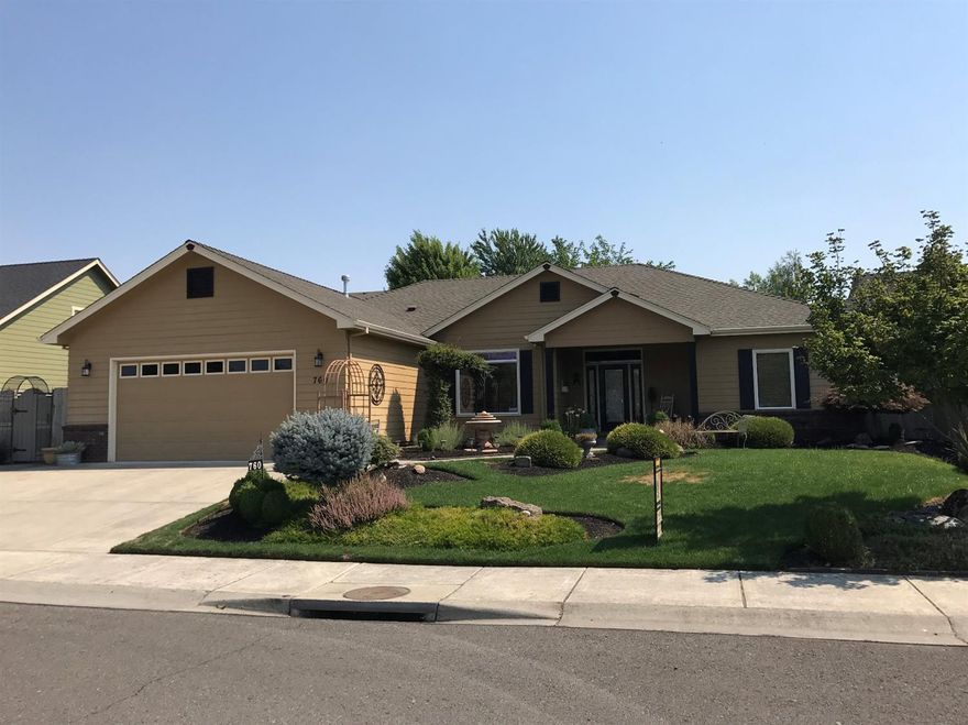 Comfortable floorplan with custom hand crafted touches throughout. Master bedroom separate from other two. Very neat and well appointed. Alarm system is owned and will stay with home. Arbor and water fountain included. Central Point East Subdivision with magnetic likability of tradition and exceptional quality. Pride of Ownership! 3Bd/2.5Ba 1942sq.ft., Vaulted ceilings in living room & 12 ft. ceilings thru out, to die for master suite. 2ed & 3rd bedroom have the Jack & Jill Full bath. Solid Oak hardwood floors, eat-in kitchen, sparkling gorgeous custom granite countertops, new gas range, lots of kitchen cabinets, food pantry, and a gorgeous formal dining room. Bathroom tile, Charming back yard with an oversized covered patio, raised garden beds, grape arbor, and a fun and functional out building. A must-see property you'll be glad you did!!!