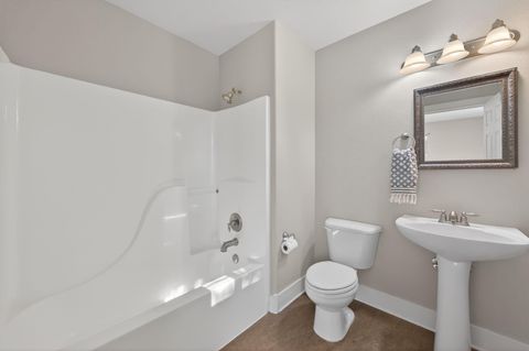 Tiny photo for 1880 NW Shevlin Park Road, Bend, OR 97703 (MLS # 220216857)