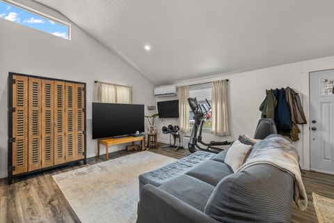 Tiny photo for 242 NW 1st Avenue, John Day, OR 97845 (MLS # 220217197)