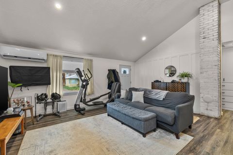 Tiny photo for 242 NW 1st Avenue, John Day, OR 97845 (MLS # 220217197)