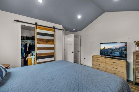 Tiny photo for 242 NW 1st Avenue, John Day, OR 97845 (MLS # 220217197)