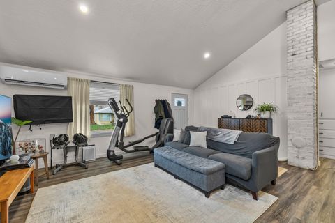 Tiny photo for 242 NW 1st Avenue, John Day, OR 97845 (MLS # 220217197)