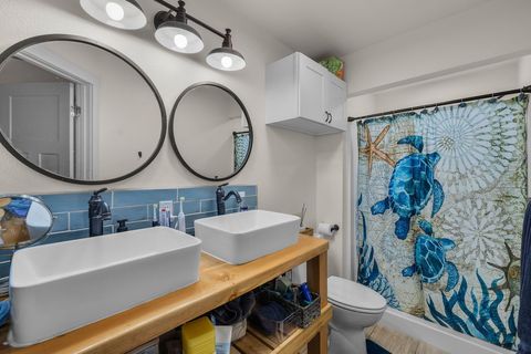 Tiny photo for 242 NW 1st Avenue, John Day, OR 97845 (MLS # 220217197)