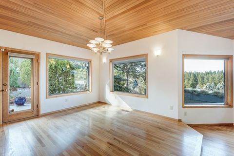 Tiny photo for 19666 Sunshine Way, Bend, OR 97702 (MLS # 220214821)