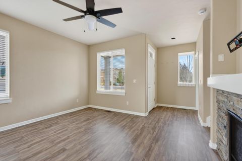 Tiny photo for 3365 SW 28th Street, Redmond, OR 97756 (MLS # 220215532)