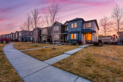 Tiny photo for 3365 SW 28th Street, Redmond, OR 97756 (MLS # 220215532)