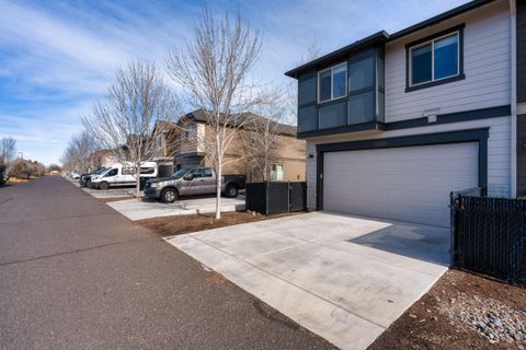 Tiny photo for 3365 SW 28th Street, Redmond, OR 97756 (MLS # 220215532)