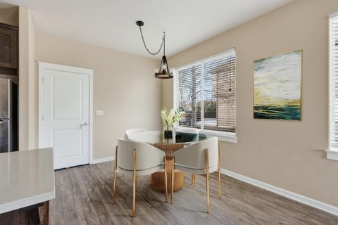 Tiny photo for 3365 SW 28th Street, Redmond, OR 97756 (MLS # 220215532)