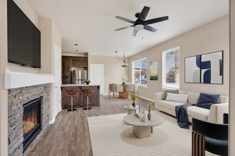 Tiny photo for 3365 SW 28th Street, Redmond, OR 97756 (MLS # 220215532)