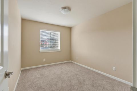 Tiny photo for 3365 SW 28th Street, Redmond, OR 97756 (MLS # 220215532)