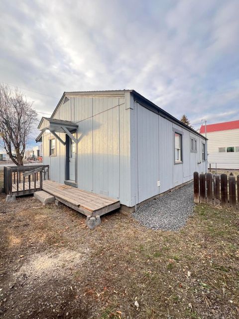 Tiny photo for 1605 Avalon Street, Klamath Falls, OR 97603 (MLS # 220212326)
